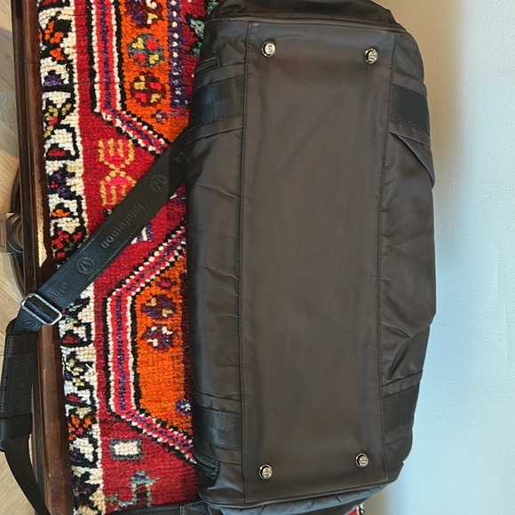 Rare Lululemon workout, yoga or travel bag. - Picture 4 of 13
